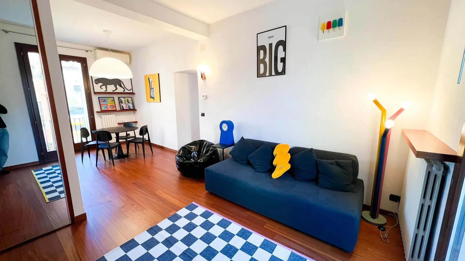 Pop Art House - Parcheggio Privato Apartment Verona